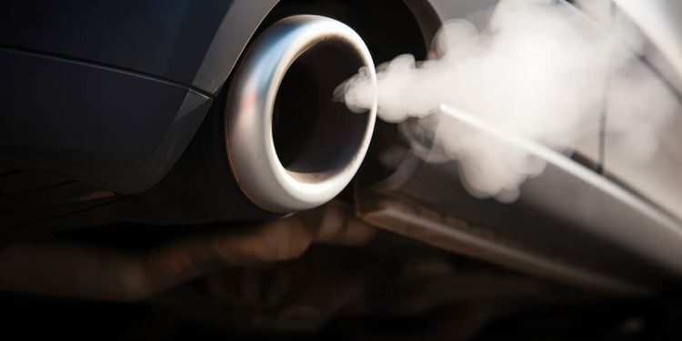 Voiture thermique en 2025 : faut-il encore sauter le pas ?