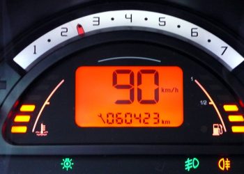 Les secrets pour détecter un compteur kilométrique trafiqué sur une voiture d’occasion