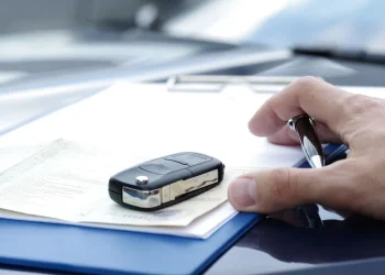 L’art d’assurer une voiture en LOA : quelles garanties privilégier ?