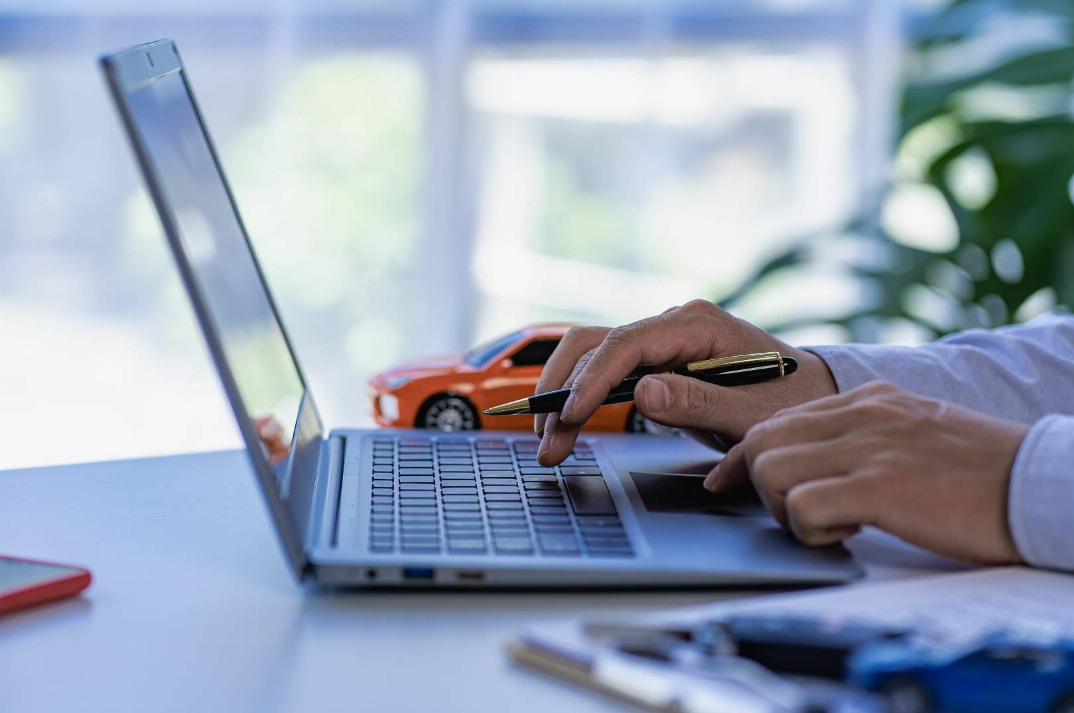 découvrez notre service d'assurance auto en ligne, simple et rapide. obtenez des devis personnalisés, comparez les offres et protégez votre véhicule en quelques clics. profitez de garanties adaptées à vos besoins, tout en bénéficiant d'une assistance 24/7.