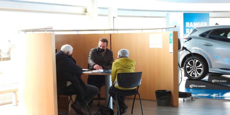 découvrez les meilleures options de financement automobile en france. comparez les prêts, leasing et aides financières pour acheter ou louer votre véhicule en toute sérénité.