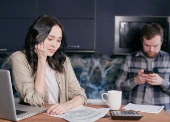 découvrez les dangers des mini-crédits et leur risque d'entraîner un surendettement. informez-vous sur les alternatives et les solutions pour gérer vos finances en toute sécurité.