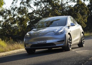 découvrez la tesla model y 2025, le suv électrique révolutionnaire alliant performance, autonomie exceptionnelle et technologies avancées. plongez dans l'univers de l'innovation avec un design élégant et des fonctionnalités futuristes, parfait pour les conducteurs soucieux de l'environnement.