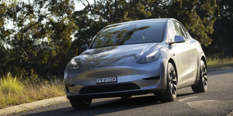 découvrez la tesla model y 2025, le suv électrique révolutionnaire alliant performance, autonomie exceptionnelle et technologies avancées. plongez dans l'univers de l'innovation avec un design élégant et des fonctionnalités futuristes, parfait pour les conducteurs soucieux de l'environnement.