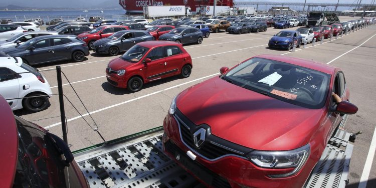 découvrez comment le leasing auto peut être une solution efficace face à l'inflation. analyse des avantages financiers, des options de location flexibles et des conseils pour faire le meilleur choix dans un contexte économique incertain.