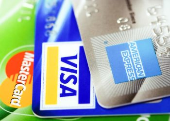 découvrez nos conseils pour préparer votre carte bancaire avant de louer une voiture cet été. évitez les surprises et assurez-vous d'avoir toutes les informations nécessaires pour un voyage réussi.