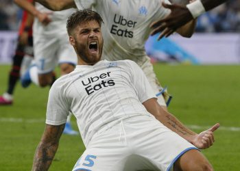 découvrez toutes les informations sur le prêt de caleta-car à la real sociedad : détails du transfert, durée du prêt et impact sur l’effectif du club espagnol.