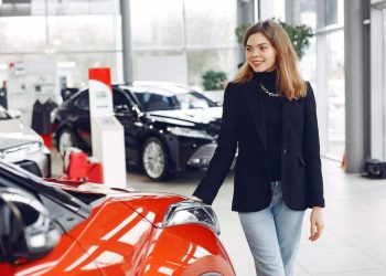 découvrez tout ce qu’il faut savoir sur les frais liés au crédit automobile : comparatif des offres des banques, conseils pour réduire les coûts et astuces pour financer votre véhicule au meilleur taux.