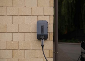 profitez du crédit d'impôt pour l'installation de bornes de recharge à domicile et réduisez vos frais tout en soutenant la mobilité électrique. découvrez les conditions d'éligibilité et les démarches à suivre.