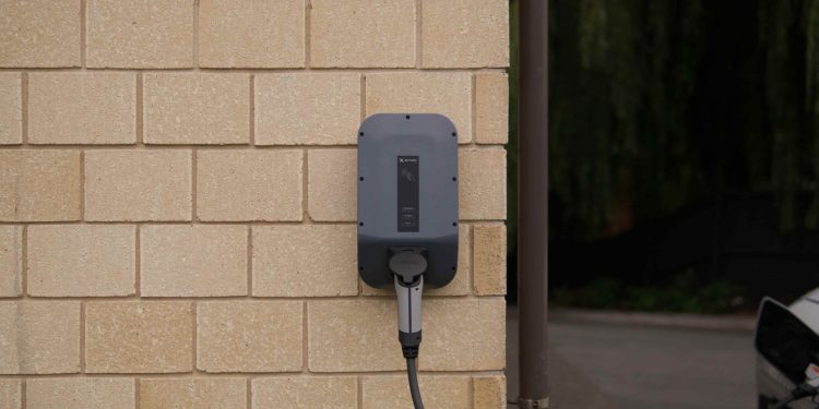 profitez du crédit d'impôt pour l'installation de bornes de recharge à domicile et réduisez vos frais tout en soutenant la mobilité électrique. découvrez les conditions d'éligibilité et les démarches à suivre.