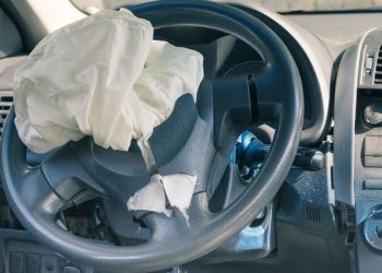 découvrez comment le rappel takata impacte les propriétaires de véhicules : tout sur l'obligation d'utiliser un véhicule de remplacement, les démarches à suivre et les droits des consommateurs concernés.
