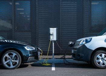 découvrez l'impact de la suppression du crédit d'impôt pour les bornes de recharge et ce que cela signifie pour les particuliers et entreprises souhaitant installer des solutions de recharge électrique.