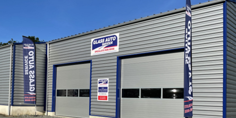centre manche soutient glass auto pour des réparations rapides et de qualité de votre pare-brise et vitrage automobile. expertise et service de confiance près de chez vous.