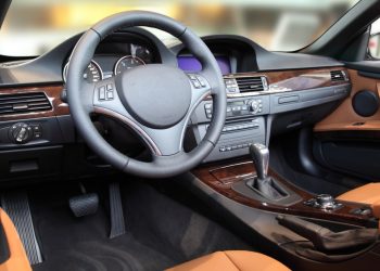 découvrez comment bénéficier du crédit d'impôt pour l'achat d'une voiture neuve et réduisez le coût de votre véhicule écologique.