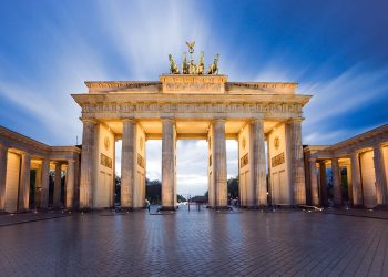 berlin salue l'accord de restructuration de volkswagen, soulignant une étape clé pour l'avenir du constructeur automobile et l'industrie allemande.